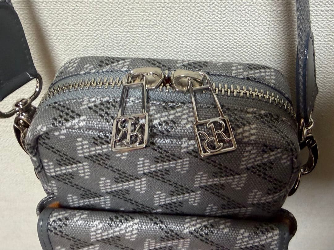 レザレクション ロロポーチ 2025年モデル