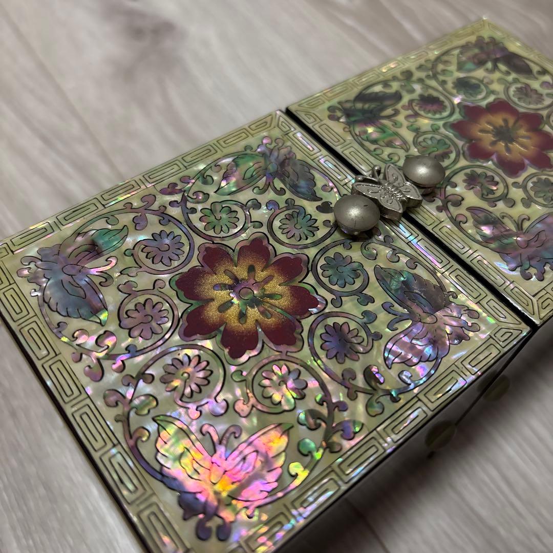 螺鈿細工 宝石箱　ジュエリーボックス 小物入れ　アクセサリーケース　ピンク系　蝶
