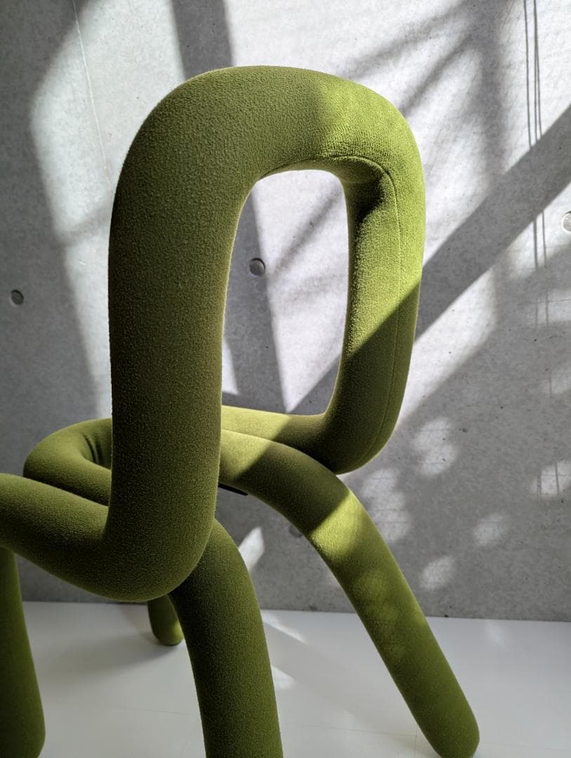 マスタッシュ ボールド デザイナー チェア リプロダクト　Bold Chair