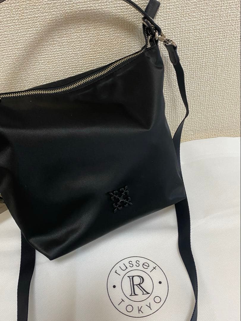 russet ラシット クラウズナイロンシンプルショルダーバッグ　ブラック