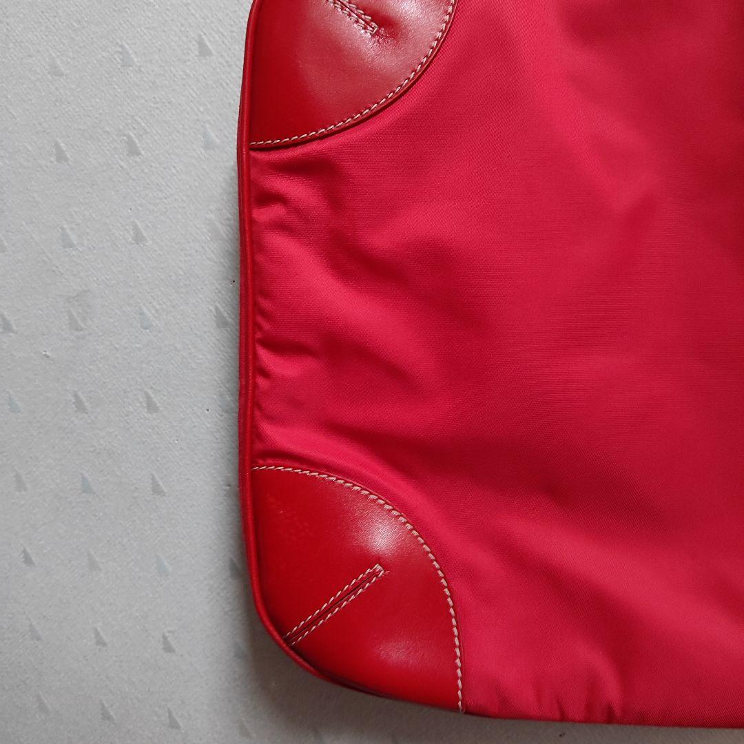 セール！美品！PRADA レッド ナイロン ショルダーバッグ