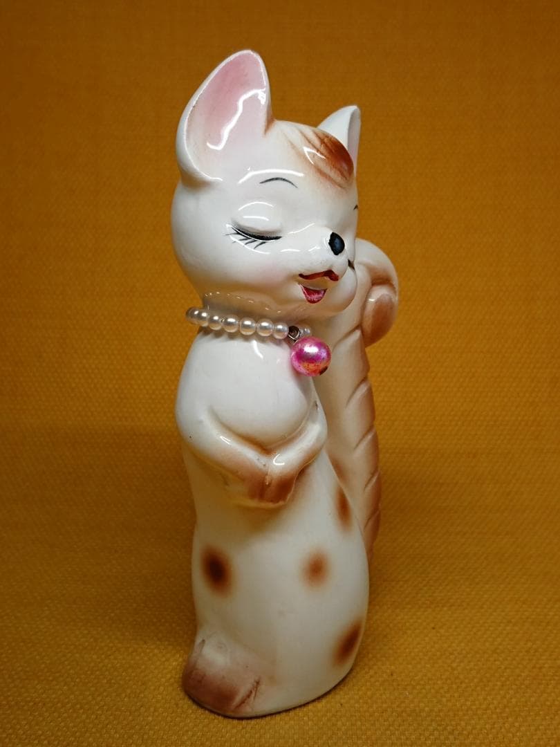 【美品】ネコ　リス　キツネ　陶器　置物　インテリア　工芸品　美術品　A1014