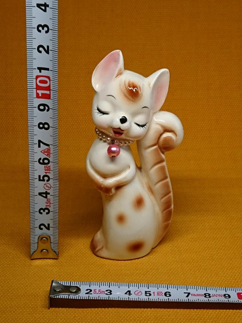 【美品】ネコ　リス　キツネ　陶器　置物　インテリア　工芸品　美術品　A1014