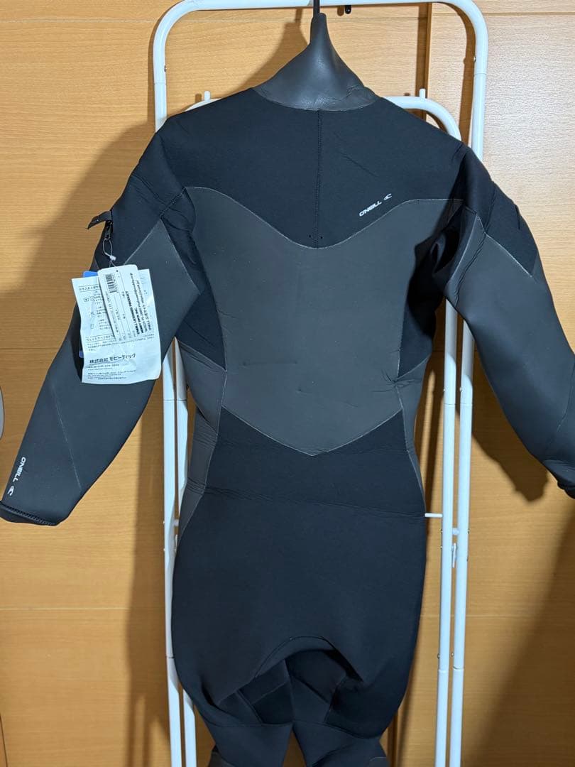 【新品】O'Neill セミドライスーツ MLBサイズ ブラック