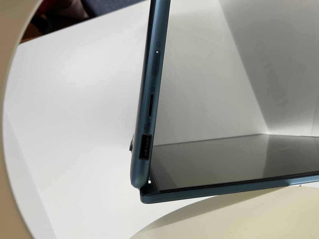 Lenovo Yoga 7i Gen 8 14型第13世代Intel 1360P