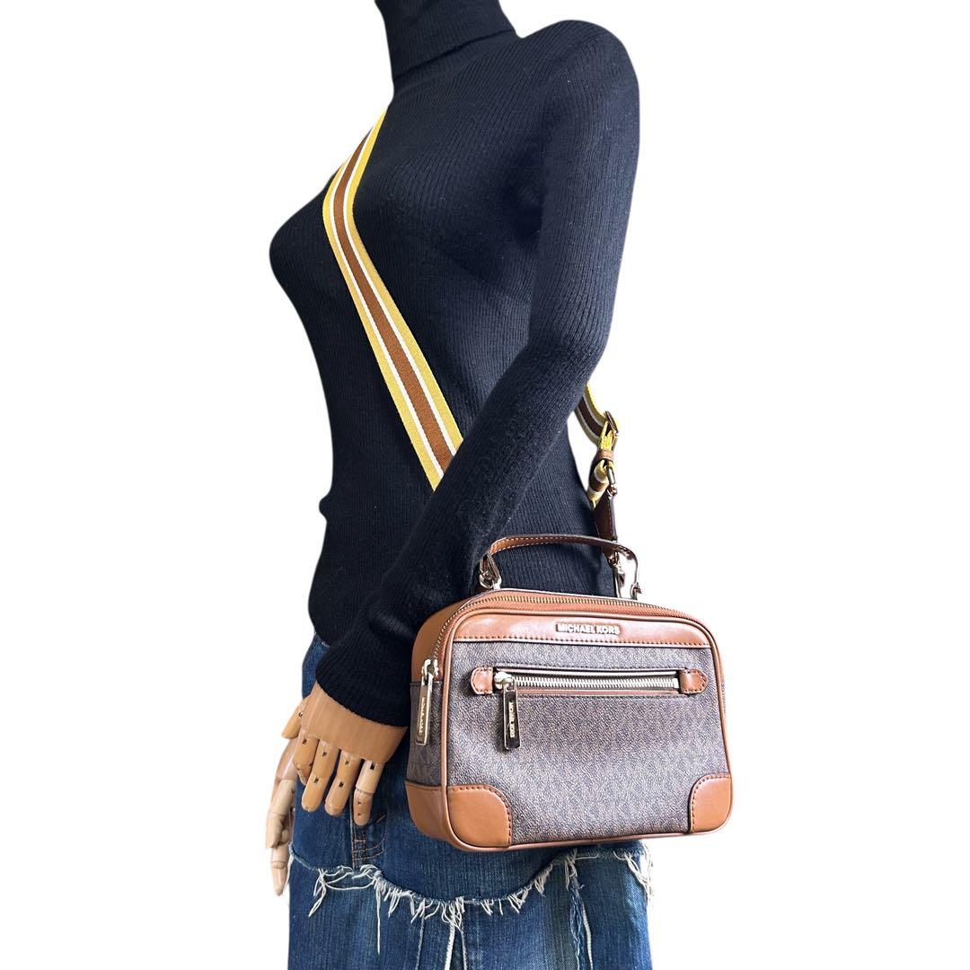 MICHAEL KORS マイケルコース カメラバッグ ショルダーバッグ 総柄