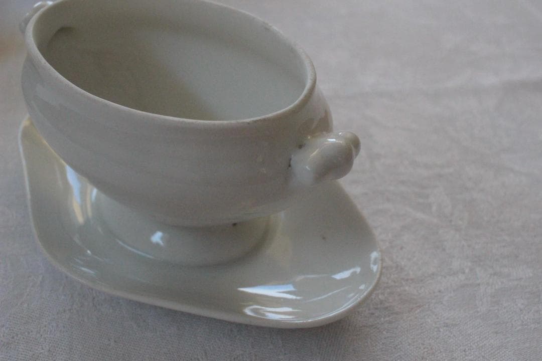 白磁器・蓋付きマスタードポット/フランスアンティーク