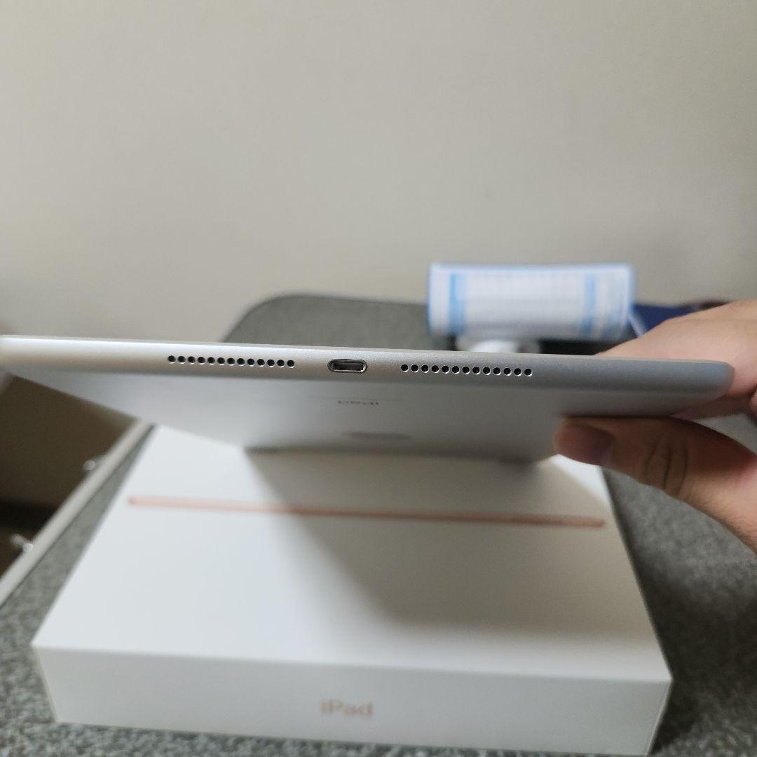 Apple iPad (第7世代) シルバーバッテリー容量95% 32Gb