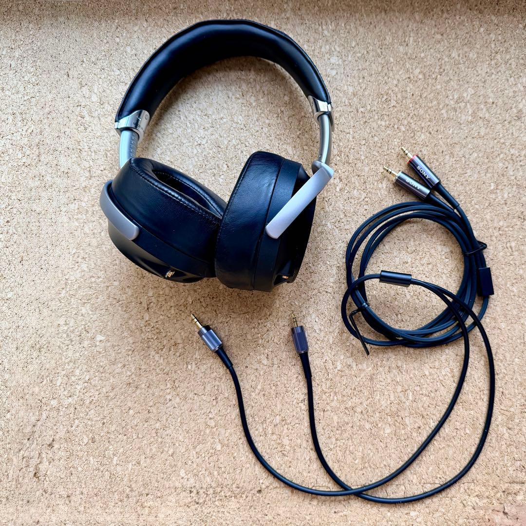 ハイレゾ音源対応のSONY製有線ヘッドホン「MDR-Z7」