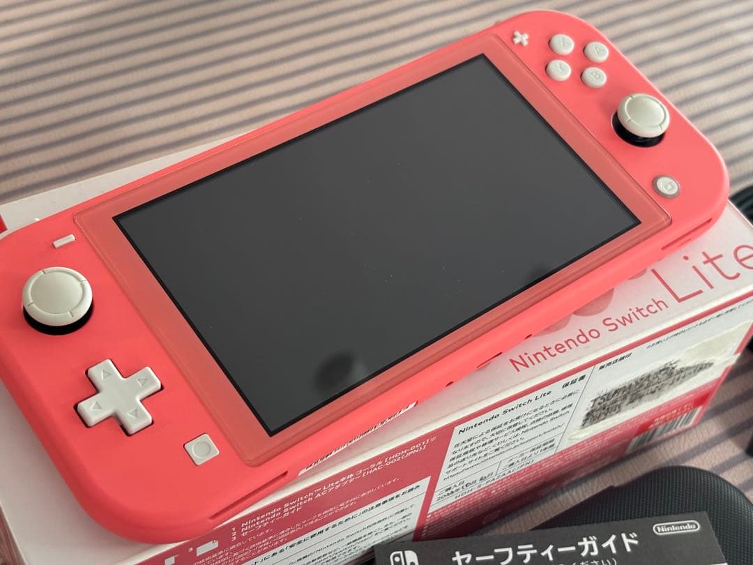 美品　Switch Lite コーラル　ケースガラスフィルム付き