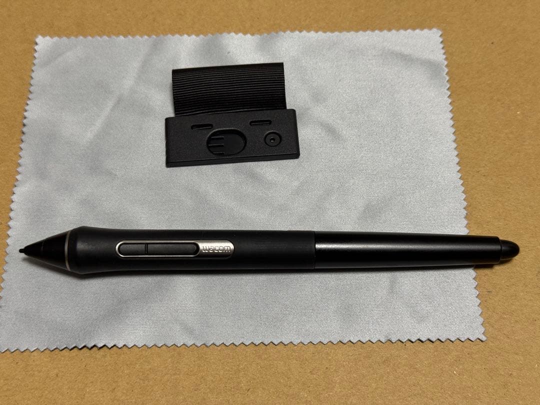 【純正スタンド付】Wacom Cintiq 16 液タブ フィルム貼付済