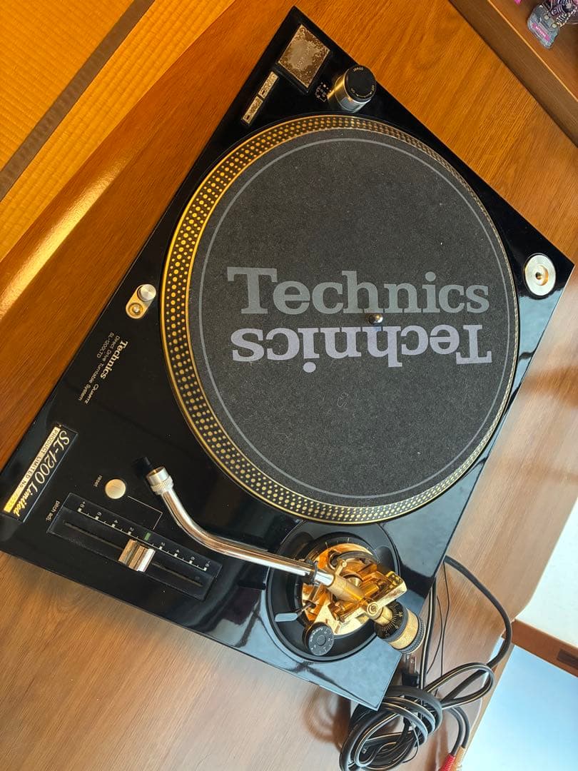 Technics SL-1200 Limited ターンテーブル