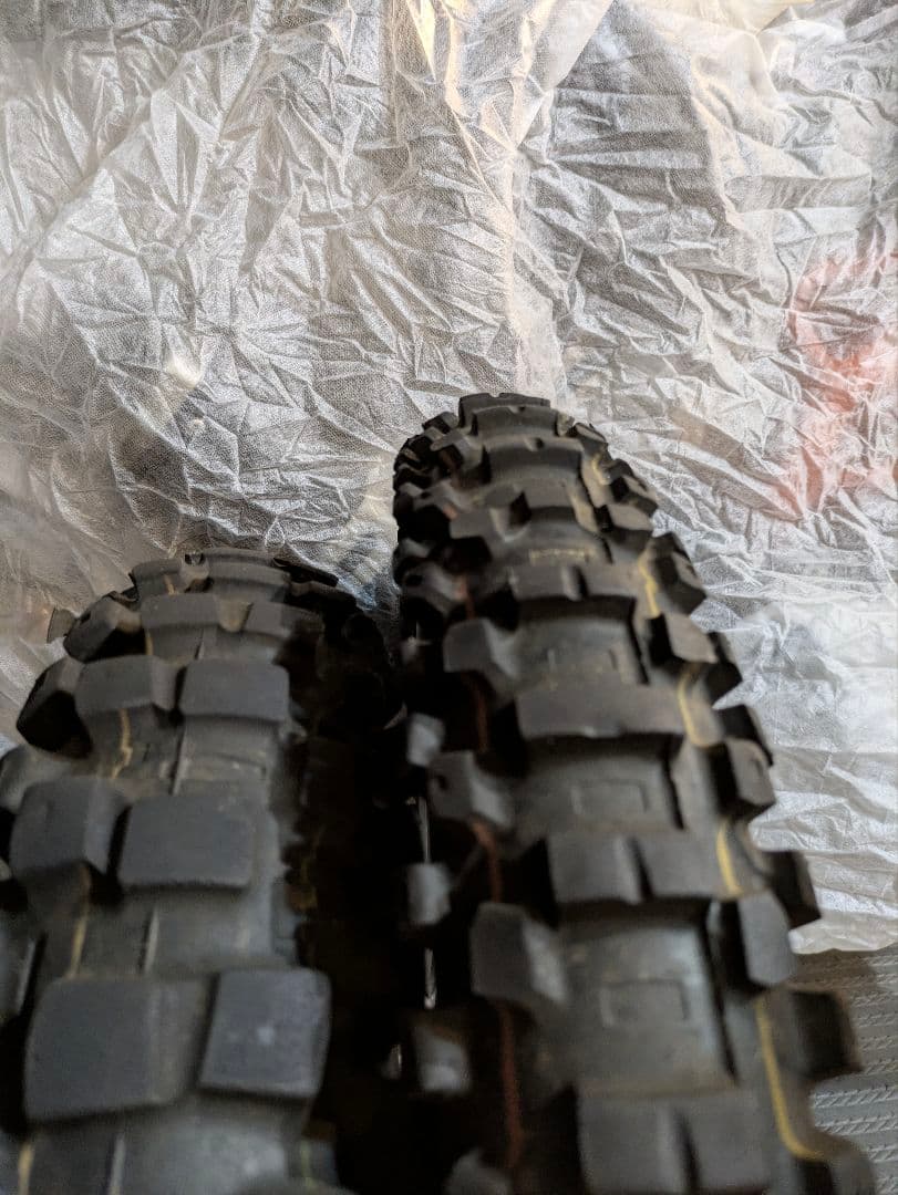 トリッカー　純正 ホイール前後セット　ブロックタイヤ＆チューブ　シルバー