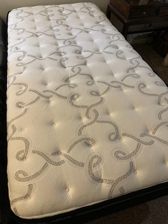 ベッドマットレス(フレーム付き)