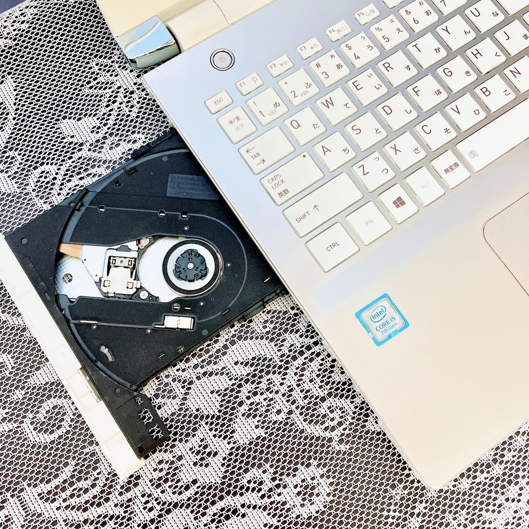 薄型軽量❣東芝ノートパソコン ゴールド✨Win11 SSD カメラ付き 設定済み