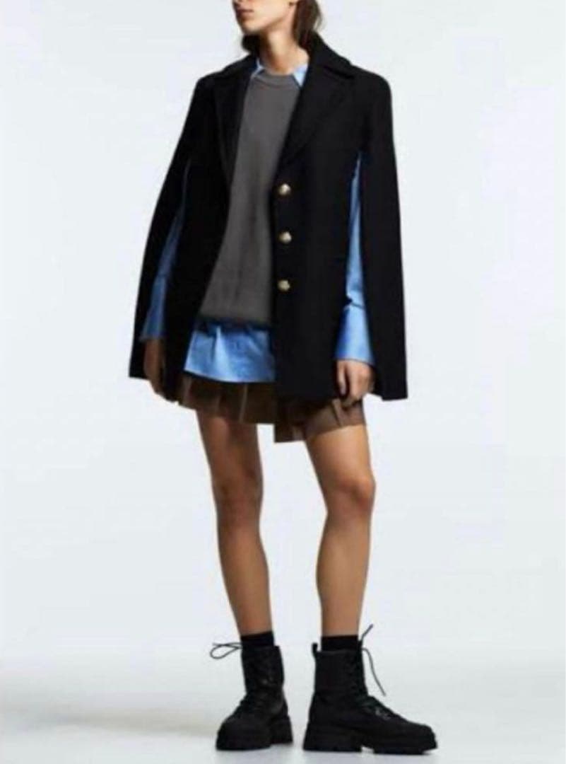 【ザラ】ケープコート　ポンチョ　金ボタン　マンテコ　ウール　完売品　黒　S〜M