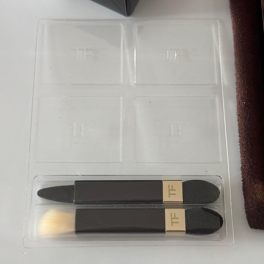 トムフォード アイカラークォード 01S メタリックモーブ