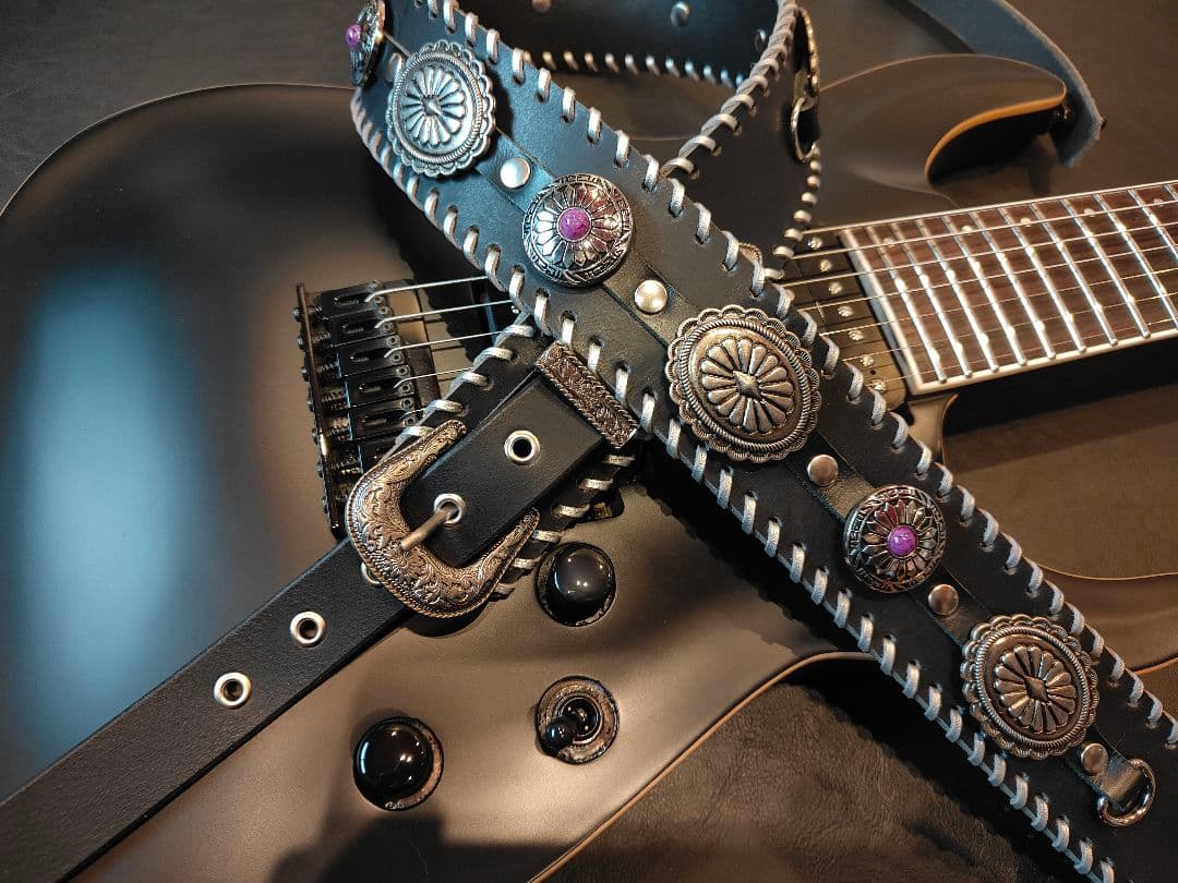 ギターストラップ　本革3mm厚ウエスタンバックル117〜130cm　紫ターコイズ