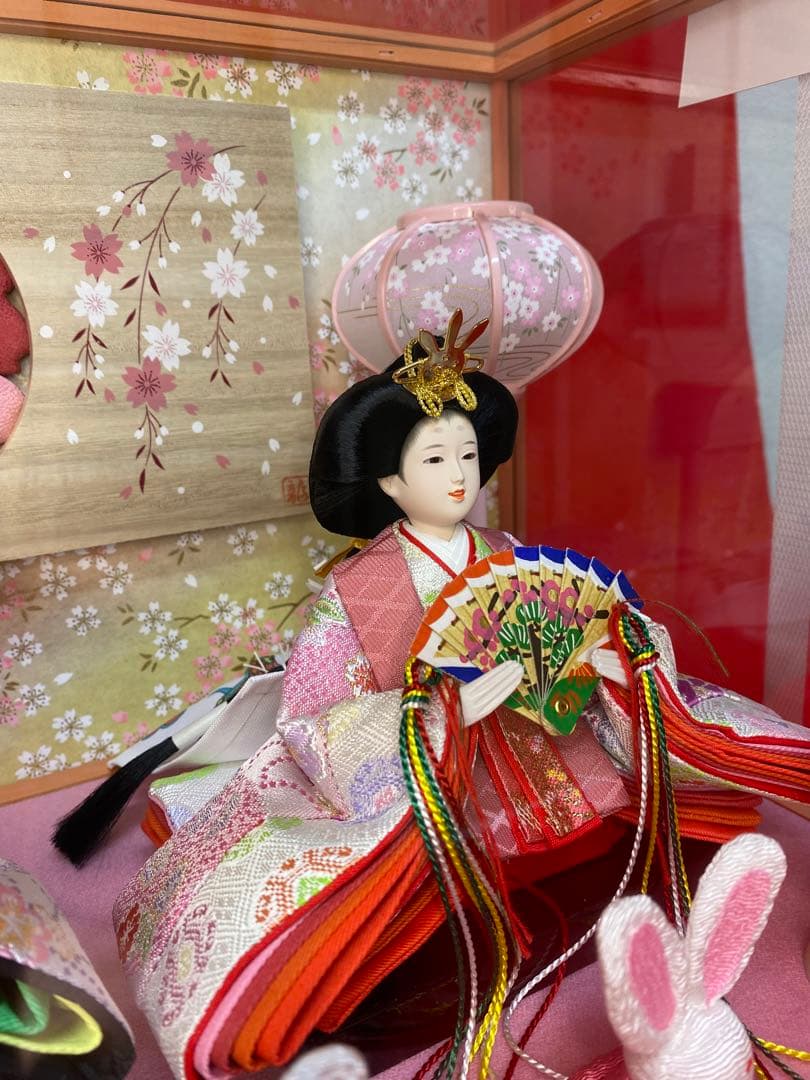 東京久月　雛人形ガラスケースうさぎ三人官女・間口約４３×奥行約３０×高さ約３０㎝