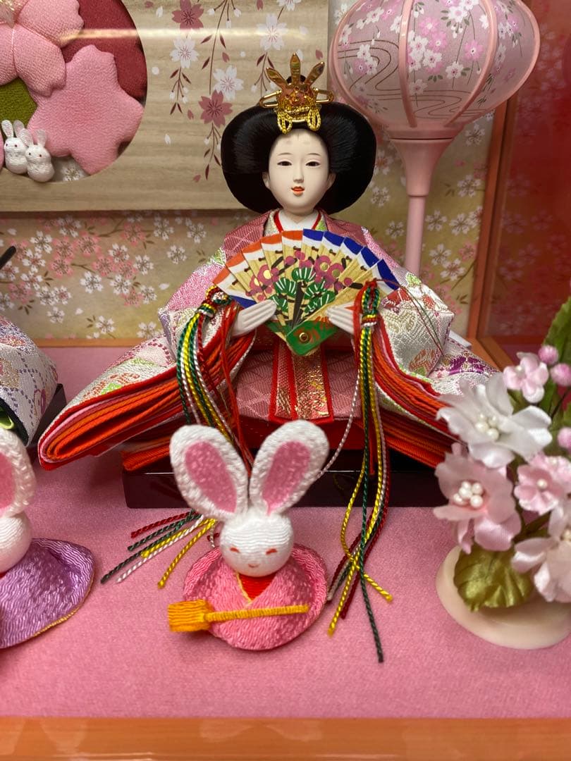 東京久月　雛人形ガラスケースうさぎ三人官女・間口約４３×奥行約３０×高さ約３０㎝