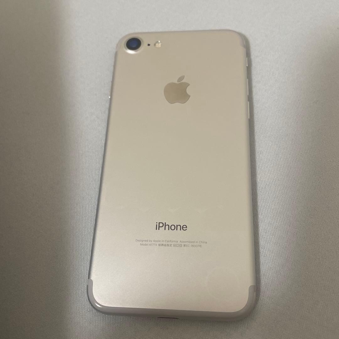 Apple iPhone 7 シルバー 本体 ジャンク品