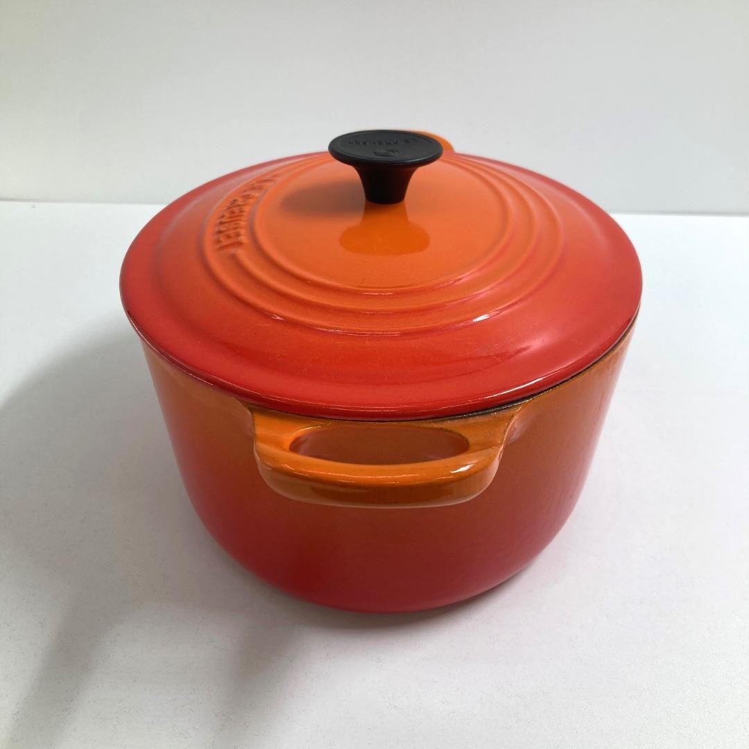 LE CREUSET ル・クルーゼ　ホーロー鍋　シグニチャー ココット・オーバル