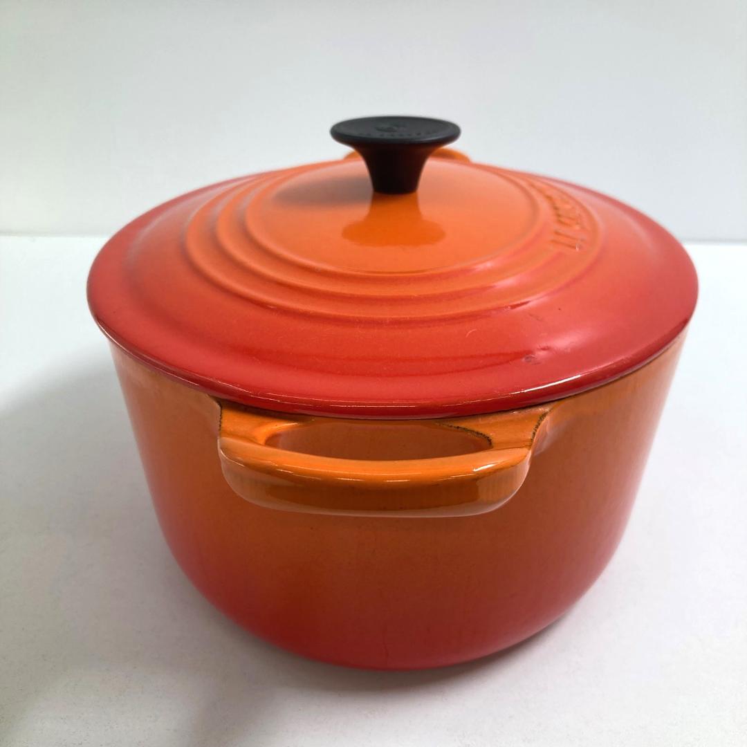 LE CREUSET ル・クルーゼ　ホーロー鍋　シグニチャー ココット・オーバル