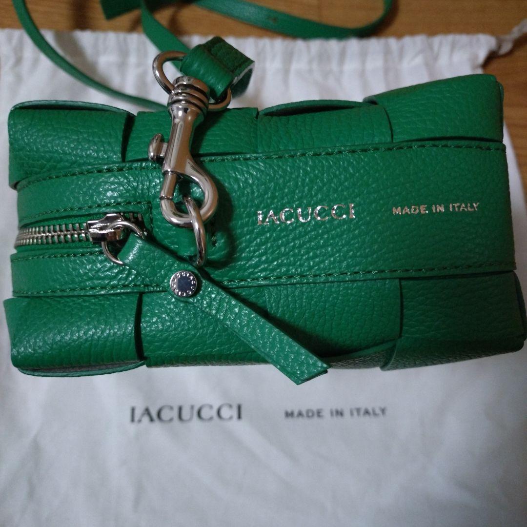 IACUCCI ショルダーバッグ