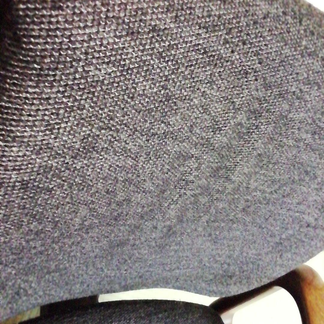 カリモク　ダークグレーのキャスター付デスクチェア