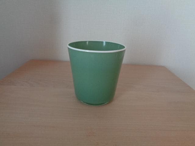 黒川登紀子さん　イザールブルーのグラスとプレートセット