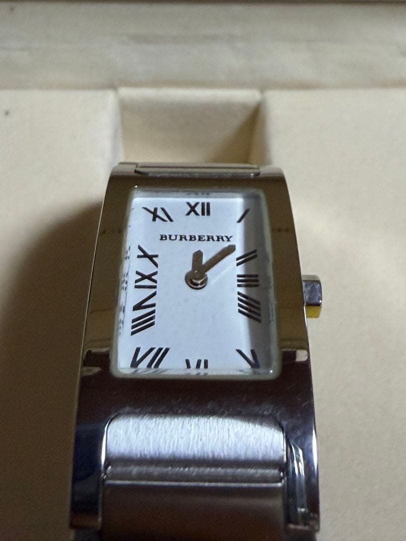 バーバリー Burberry 14000L 腕時計 シルバー 白文字盤 クォーツ