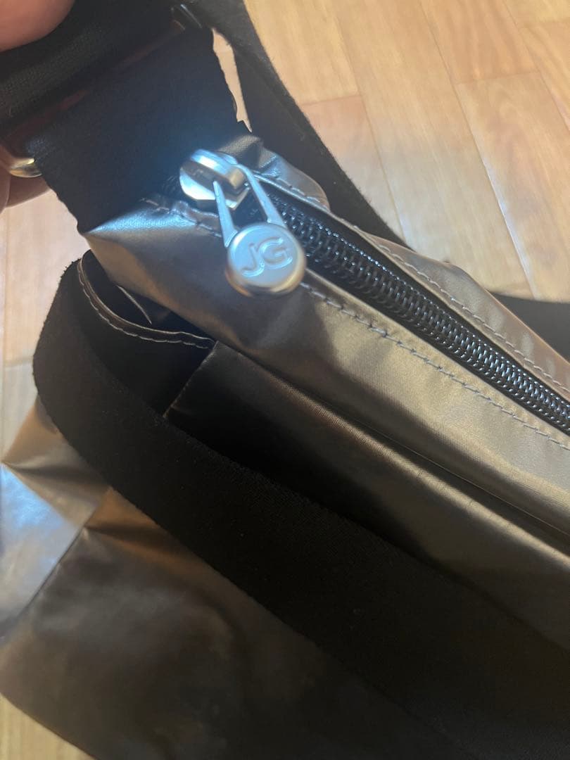 美品 JACK GOMME ショルダーバッグ シルバー