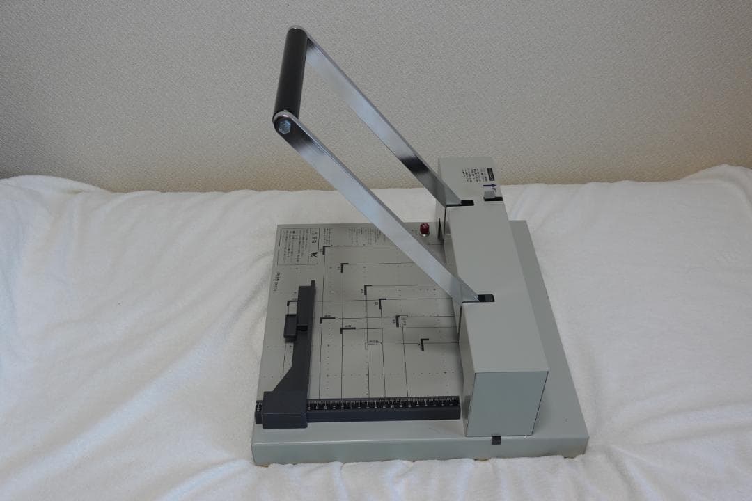 PLUS（プラス）PK-513L 裁断機 A4対応 ★自炊に人気！★