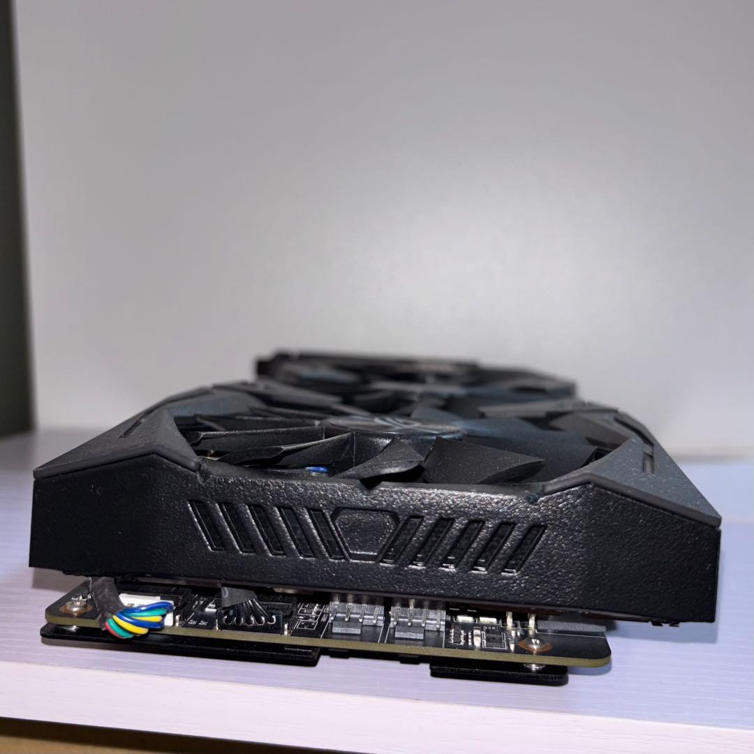 グラフィックボード・グラボ・ビデオカード ASUS ROG STRIX-GTX1060-O6G-GAMING