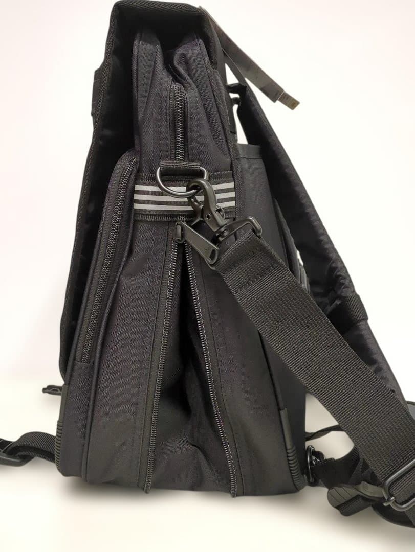 新品タグ付　adidas ブラック メッセンジャー ３ウェイバッグ　アディダス