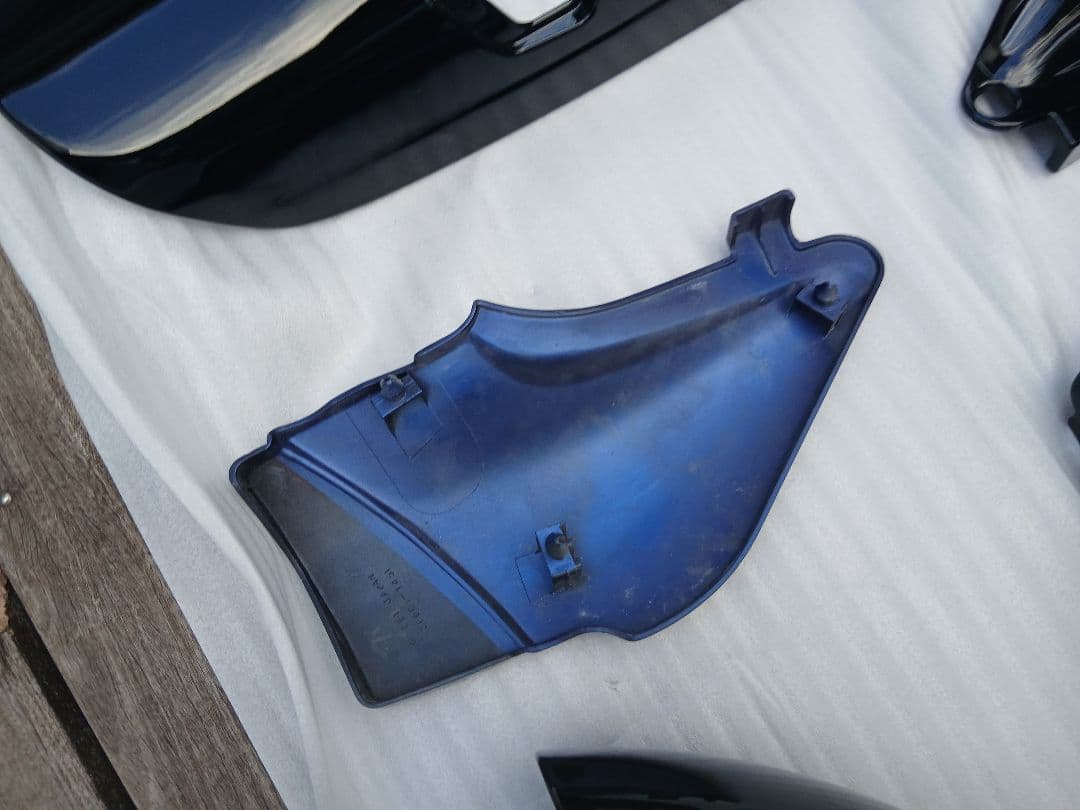 Kawasaki カワサキ ゼファー750 外装セット　ツヤ黒　※錆び取り剤付き