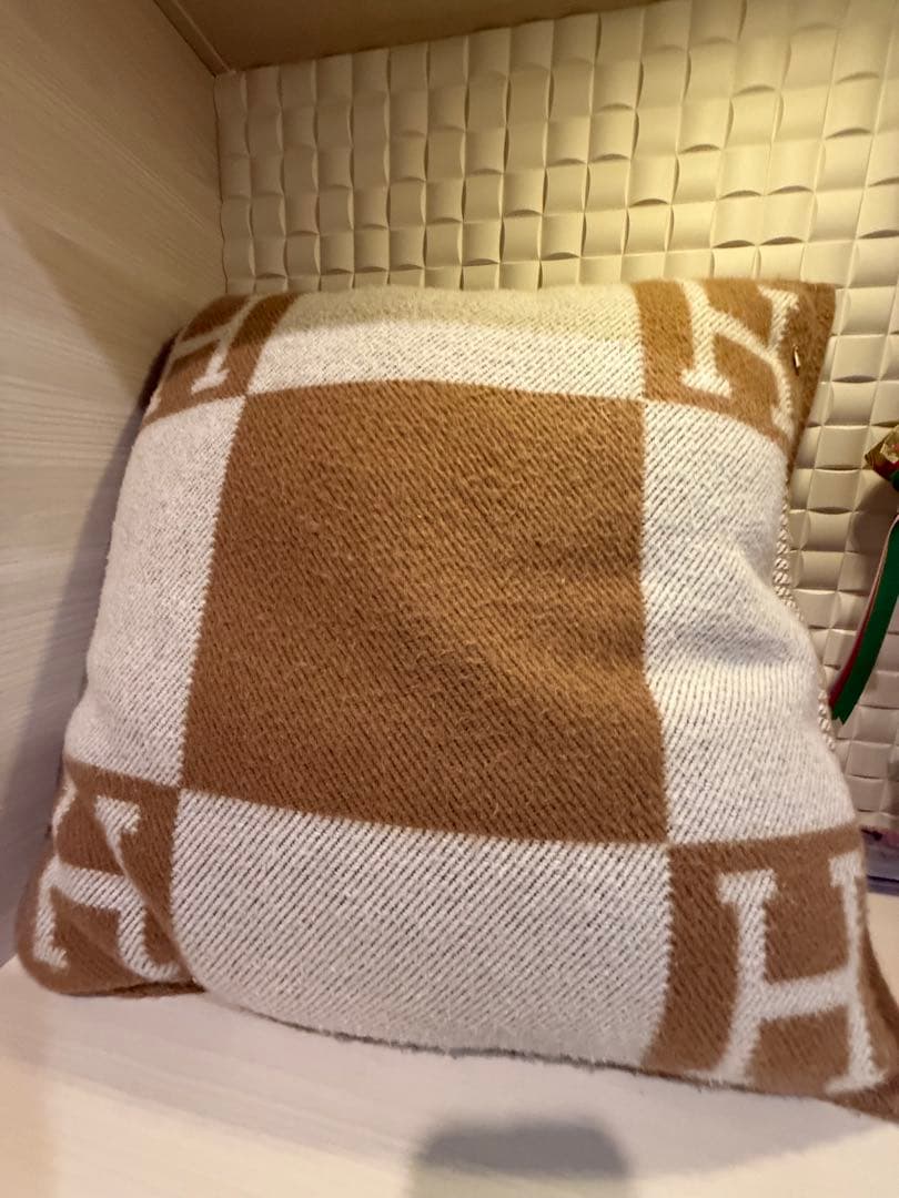 エルメス HERMES クッション アヴァロンIII PM エルメスクッション