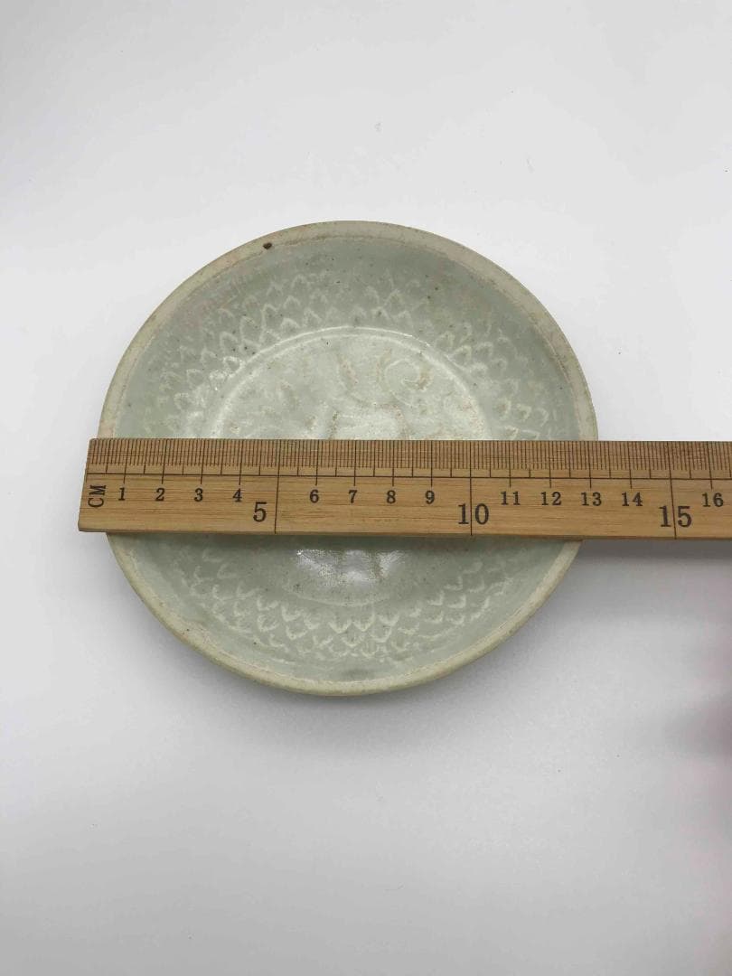 北宋時代　青白磁刻蓮花魚文盤　青磁皿　茶鉢　景徳鎮時代物　旧家蔵出し(D-59)