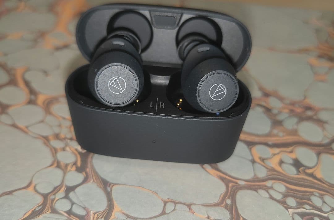 オーディオテクニカ ATH-CKS30TW+ BK ノイズキャンセリング 黒