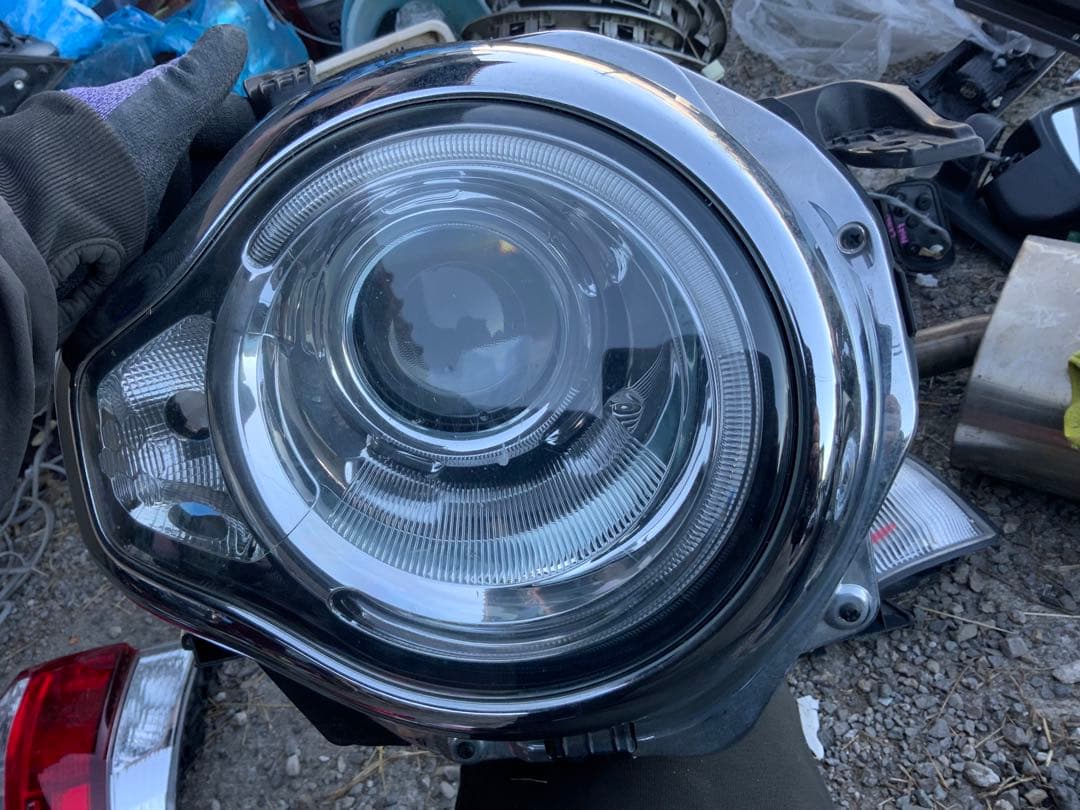 ほぼ無傷　ハスラー MR31S MR41S 右ヘッドライト HID