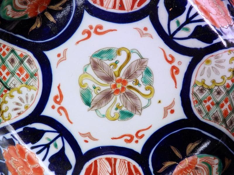 古伊万里　色絵　牡丹に菊　十字四方襷紋に雪輪　八角鉢　C017AS-fbvg