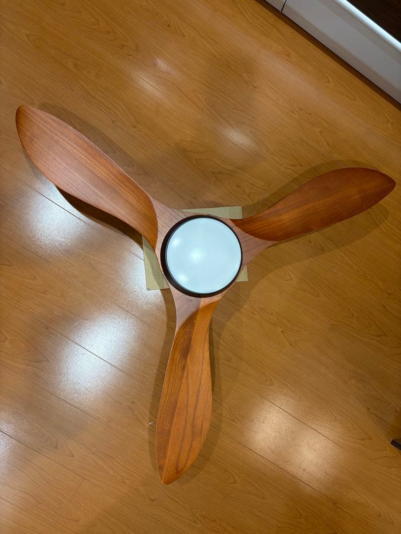 【新品同様】シーリングファンライト 天井照明 天然木 モダン LOWYA