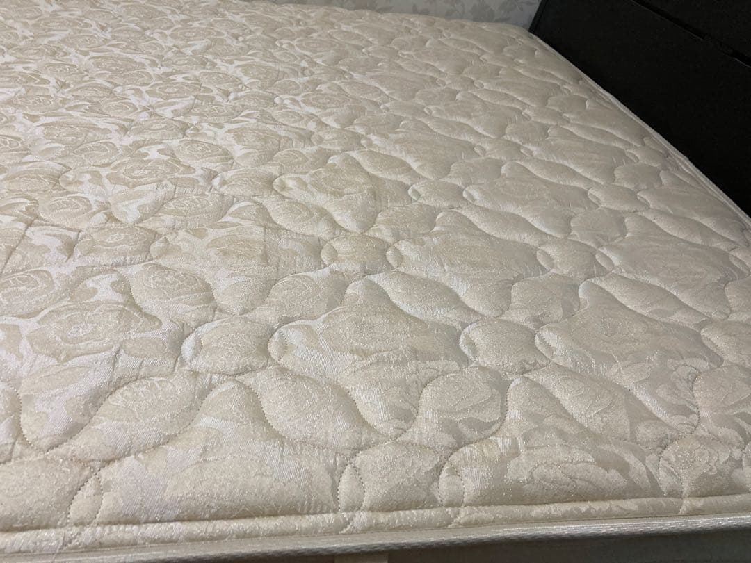 【杉並区・直接引渡は2.5万円値引！ご相談下さい】シモンズ マットレスセミダブル