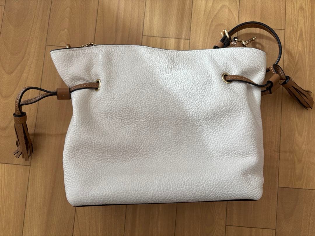 COACH ホワイトレザー ショルダーバッグ