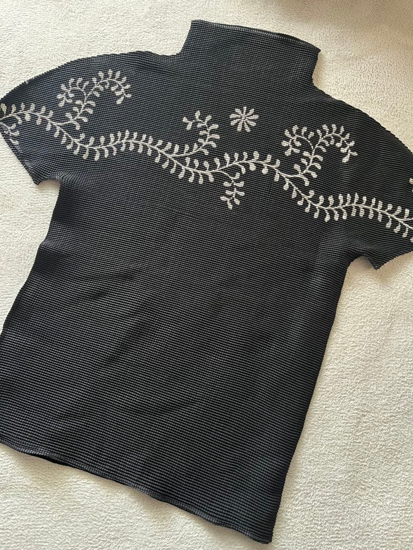 me イッセイミヤケ　半袖トップス