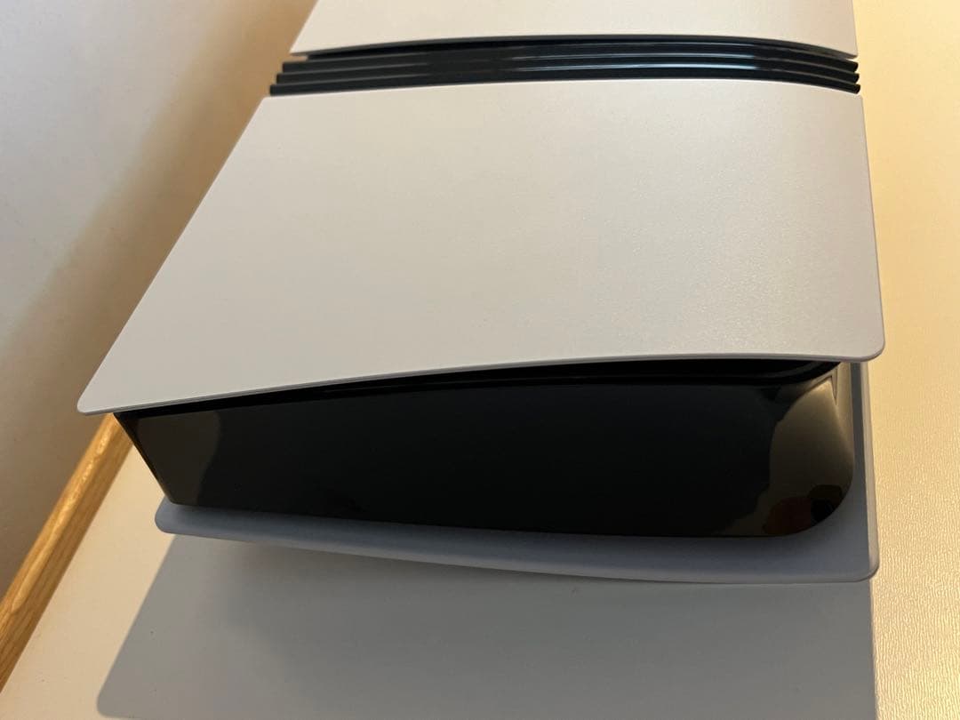 美品PlayStation5 Pro本体モンハンワイルズ付CFI-7000B01