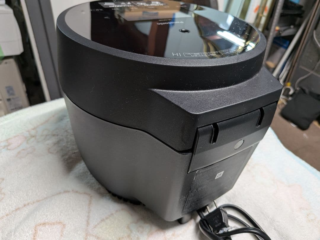 送料無料 24年製 Panasonic 圧力IH炊飯器 5合 SR-CR10B