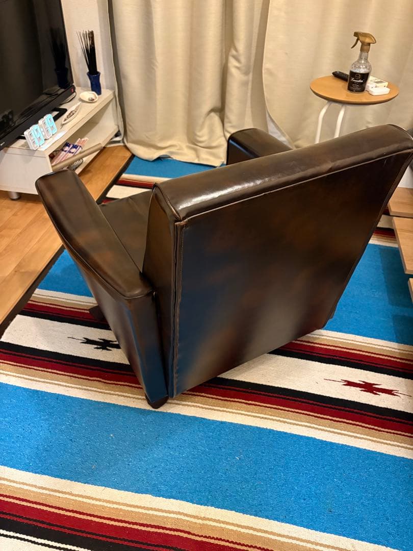 ダークブラウン 1人掛けソファ ボタン付き