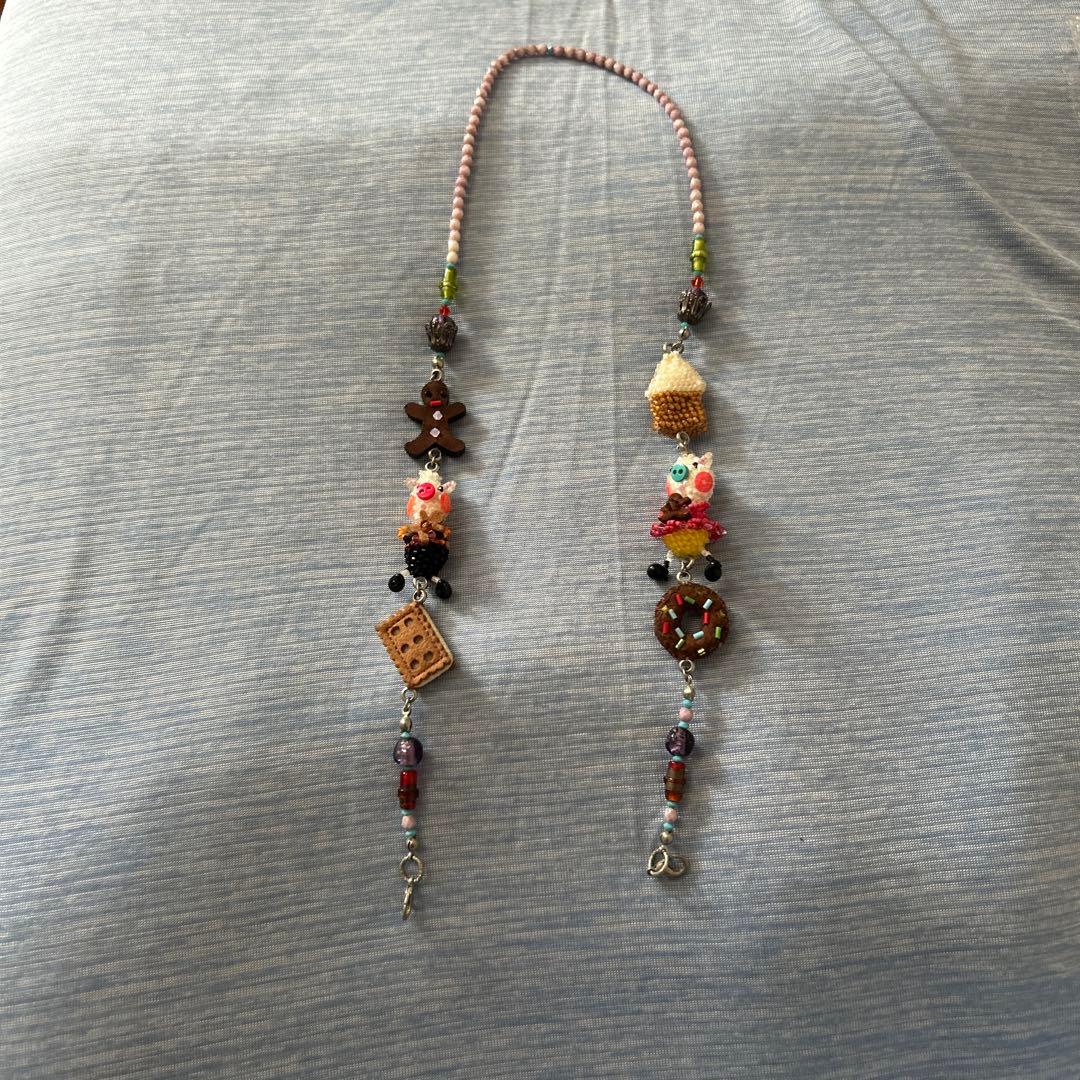 アルベロベロ 眼鏡ホルダースイーツモチーフ ビーズネックレス