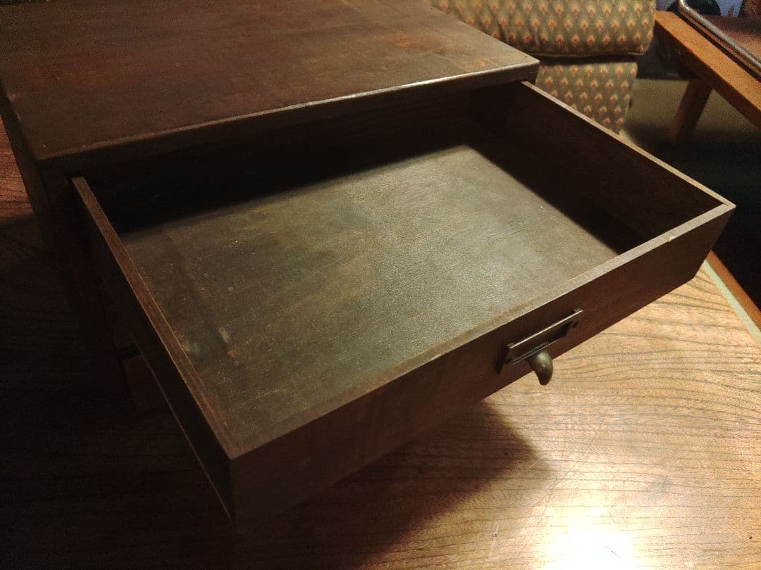 シェルフ　チェスト　小箪笥　木製3段　小物入れ　卓上　ヴィンテージ　収納　棚